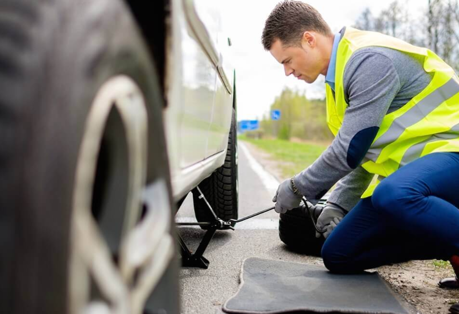 What services should be covered by a roadside assistance program